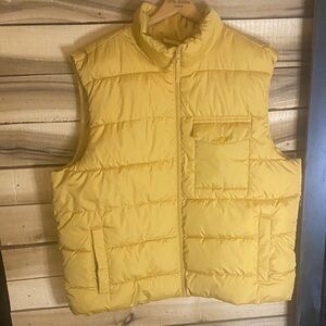 Old Navy Mustard Yellow Puffer Vest size XXL